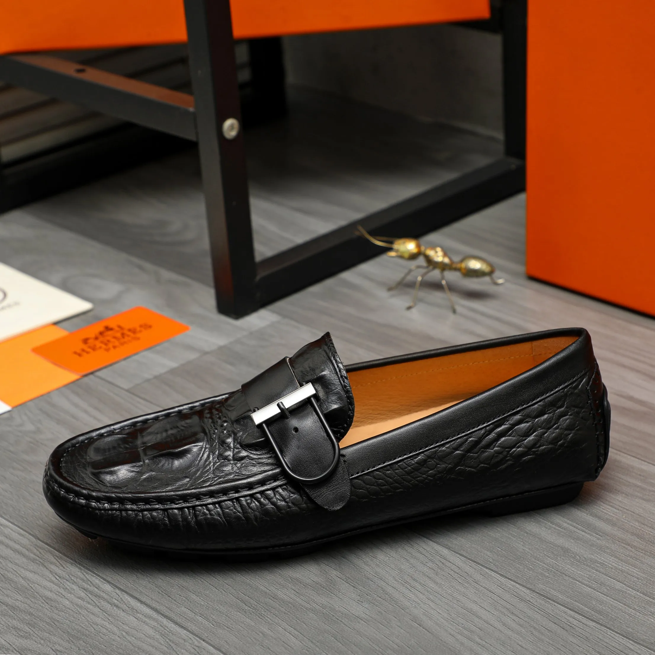 P380 Product trademark: HERMES "Hermes" casual slip-on men's shoes Regular size: 38-44 Product material: Selected crocodile pattern cowhide upper, pigskin lining, rubber outsole